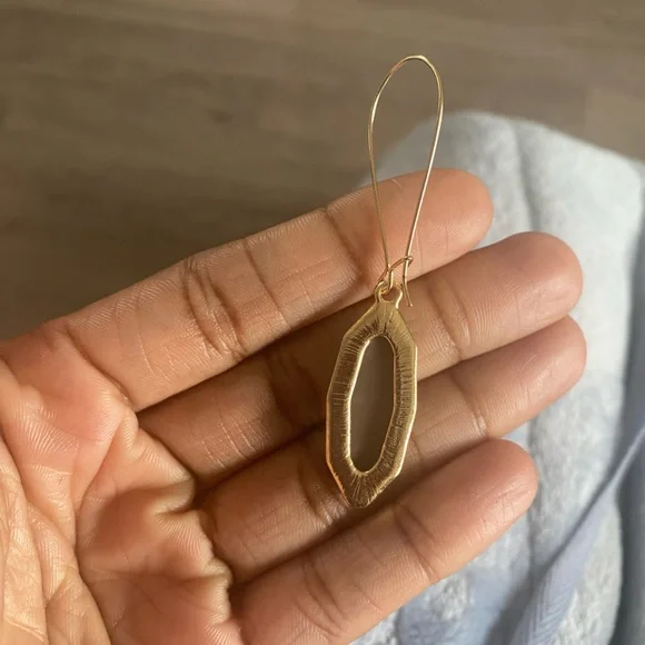 Handmade stone drop earring with hook - Picture 3 of 3